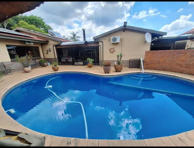 4 BEDROOM HOUSE FOR SALE IN PRETORIA GARDENS